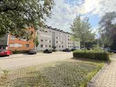 Außenansicht - Charmante 3-Zimmer-Wohnung mit Balkon - Renovierungsbedürftig, mit enormen Potenzial!
