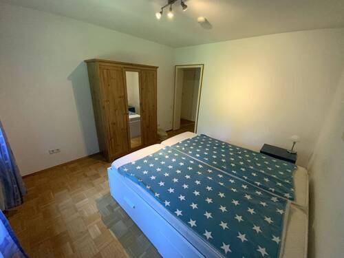 Schlafzimmer im Erdgeschoss - 