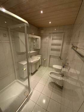 Badezimmer im Erdgeschoss - 