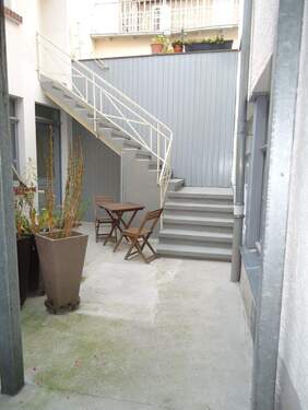 kleiner Innenhof - KLEIN UND GEMÜTLICH 2-Zimmer-Wohnung