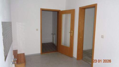 Küche Blick in den Flur.JPG - 