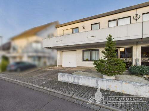 Seitenansicht rechts - 4 Zimmer Doppelhaushälfte zum Kaufen in Saarlouis / Fraulautern