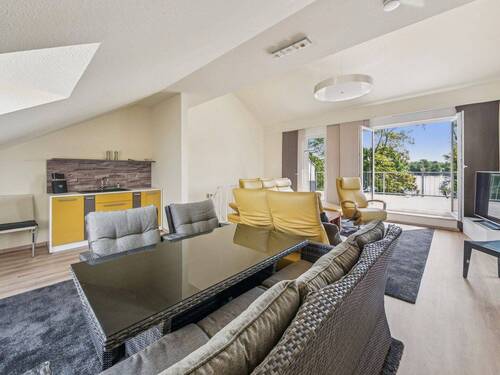 Dachgeschoss mit Terrasse und Seeblick - 