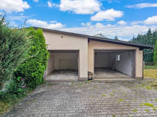 Garagen - 6 Zimmer Einfamilienhaus zum Kaufen in Marktleuthen
