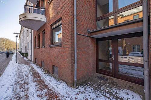 Eingangsbereich des Mehrfamilienhauses - 2 Zimmer Etagenwohnung in Rendsburg