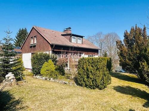 Front Ansicht seitlich Front - 5 Zimmer Einfamilienhaus zum Kaufen in Hof