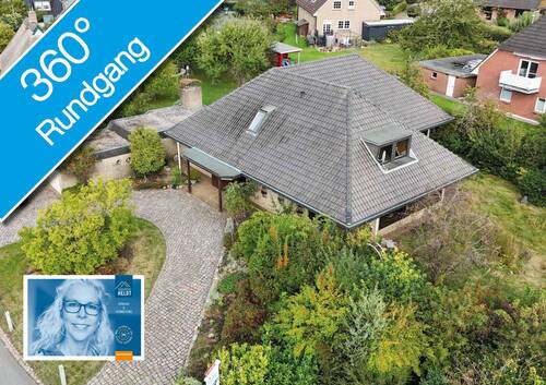Auffahrt und Garten - 