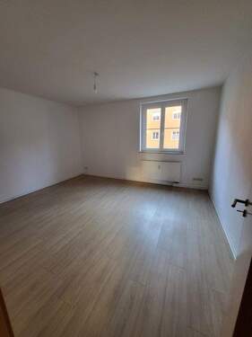 Wohnzimmer - 3 Zimmer Etagenwohnung in Weimar