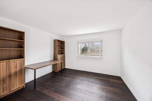 Wohnzimmer Obergeschoss und Treppe - 