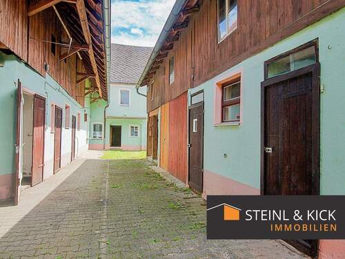 Außenansicht - Historisches Wohn- & Handwerkerhaus mit Werkstatt & Nebengebäuden im Ortskern von Hahnbach