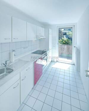 Küche mit Balkonzugang - 