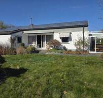 Einfamilienhaus Bungalow mit 2 Garagen, 2 Stellplätzen und großen Garten - Unna