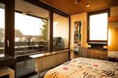 Schlaf-Zi. bei Sonnenuntergang - Etagenwohnung mit 51,00 m² in Bad Liebenzell zum Kaufen