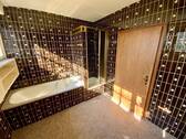mit Badewanne und Dusche - 