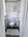 Gäste-WC im Eingangsbereich.jpeg - 