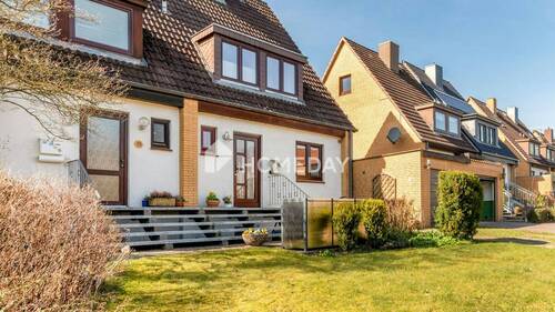 Außenansicht 2 - 5 Zimmer Doppelhaushälfte in Warnau