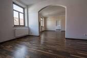 Wohnzimmer. - Mehrfamilienhaus, Wohnhaus zum Kaufen in Forchheim