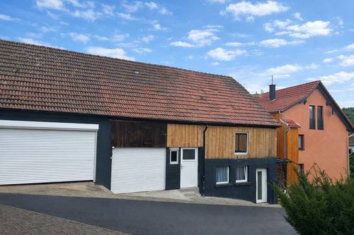 seitliche Sicht mit Nutzfläche - Mehrfamilienhaus, Wohnhaus mit 129,00 m&sup2; in Sinntal zum Kaufen