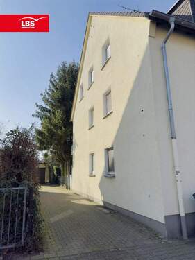 Einfahrt zum Garagenhof - 