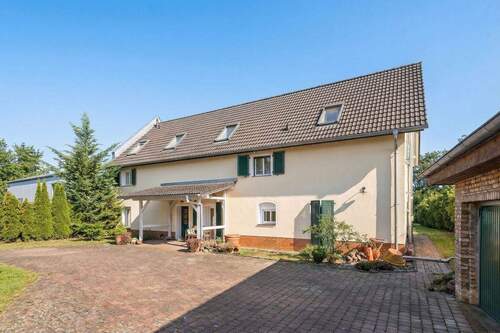 Innenhof - 4 Zimmer Einfamilienhaus in Am Mellensee OT Kummersdorf-Alexanderdorf