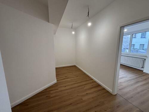 Eingangsbereich und kleines Büro - 2 Zimmer Büro in Düsseldorf