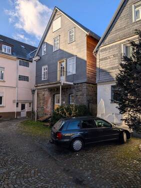 Balkonseite - Werz Immobilien - 4 Zimmer Etagenwohnung zur Miete in Bad Laasphe