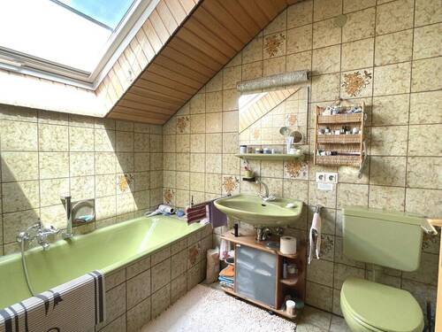 Bad OG mit Wanne - 