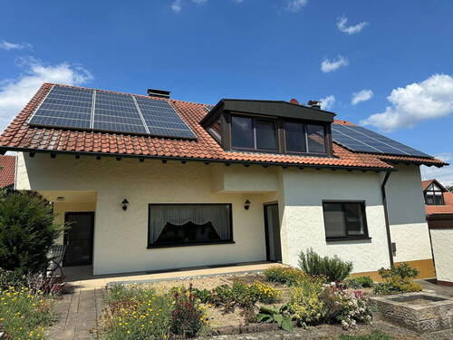 Ansicht von Süden - Großzügiges Familienhaus mit energetischem Anspruch und vielseitigen Möglichkeiten - Ruhige Lage