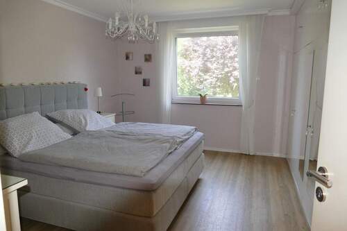 Schlafzimmer EG - 