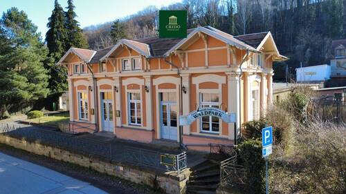 Eingang mit Terrasse - Mehrfamilienhaus, Wohnhaus in Pirna