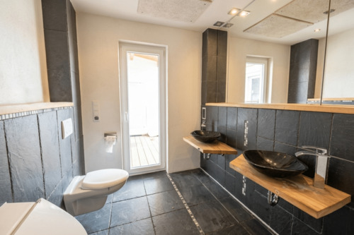 1. OG Whg. 3, Badezimmer mit Dusche - 