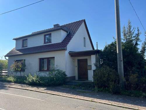 Straßenansicht Hausfront - 8 Zimmer Mehrfamilienhaus, Wohnhaus zum Kaufen in Erfurt