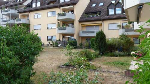 Grüne Wohnanlage.jpg - 3 Zimmer Etagenwohnung in Altdorf bei Nürnberg