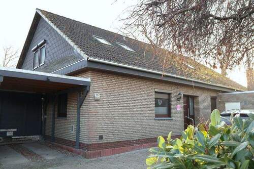 Haus mit Carport ... - 