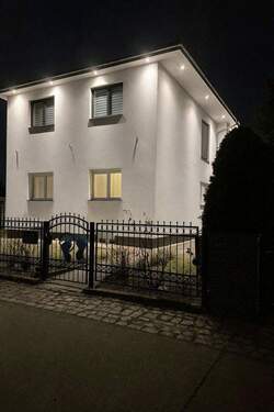 Ansicht Nordwest - 7 Zimmer Einfamilienhaus zum Kaufen in Berlin