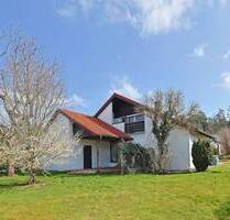 Wohnen direkt am Waldrand - Großzügiges Ein-Zweifamilienhaus mit traumhaftem Garten - Calw Alzenberg