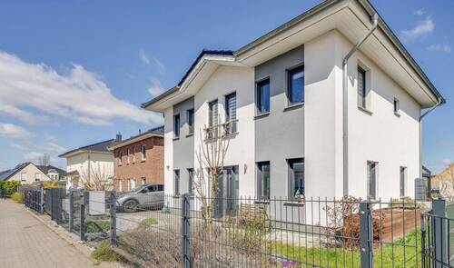 Titelfoto - 5 Zimmer Einfamilienhaus zum Kaufen in Berlin / Mahlsdorf