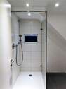 modernes Duschbad mit viel Platz - 