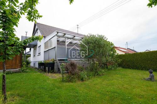 Garten - Familienfreundliche Erdgeschosswohnung mit Terrasse und Garten in ruhiger Sackgassenlage