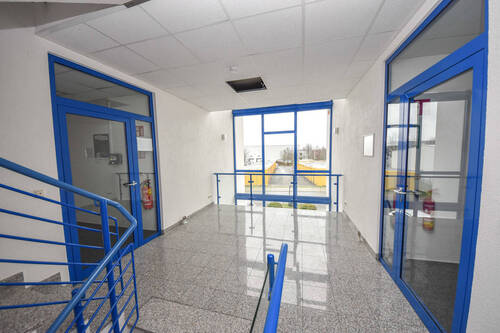 Treppenhaus 2 Büros - 3 Zimmer Büro zur Miete in Groß-Umstadt