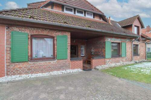 Eingangsbereich - 9 Zimmer Einfamilienhaus zum Kaufen in Uetze