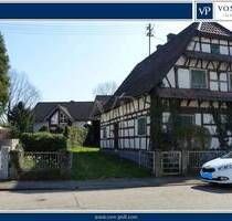 Gelegenheit: Fachwerkhaus mit Wirtschaftsgebäude und großem Grundstück mit Bebauungsmöglichkeit - Baden-Baden / Sandweier