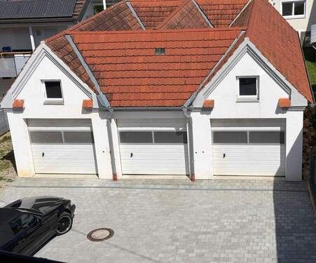 Die Garagen gegenüber - 