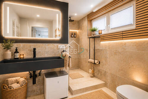 virtuell dekoriertes Badezimmer - 