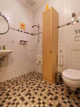 Bad mit Dusche - Etagenwohnung mit 106,00 m² in Kaufbeuren zum Kaufen