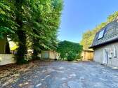 Innenhof mit Blick auf die ehemalige Garage - 9 Zimmer Einfamilienhaus zum Kaufen in Bochum