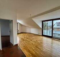 Frei verfügbar! Helle 2 12 Zimmer Dachgeschosswohnung in Seenähe - Großensee