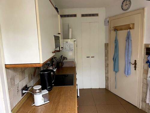 Küche mit Vorratskammer - 