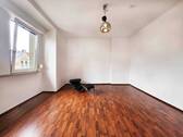 Wohnzimmer - Etagenwohnung mit 74,00 m&sup2; in Stuttgart zum Kaufen
