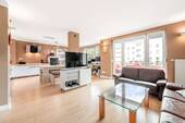 Wohnzimmer - AIGNER - Gut angebundene 2,5-Zimmer-Wohnung mit Westbalkon in München-Ramersdorf